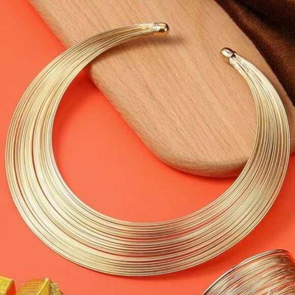 Gold layered choker necklace - Picture 2 of 2